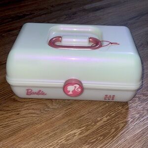 Barbie caboodle large iridescent and pink used in good used condition see pics